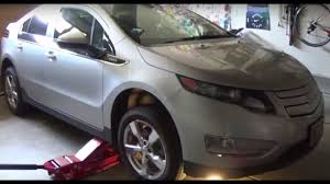 how to change the oil on a chevy volt youtube how to change the oil on a chevy volt