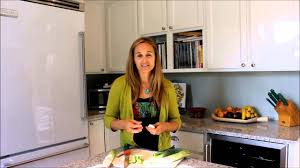 Parer Et Laver Efficacement Le Poireau Youtube