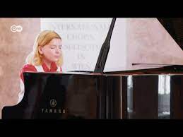 He's only twelve, and already gives concerts worldwide. Elias Keller Ausnahmetalent Am Klavier Deutsche Version Vom 05 10 2019 Youtube