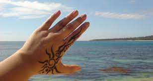 Unlike conventional ink tattoos, a sun tattoo is neither permanent nor painful. Tanning With Tattoos How To Do It Safely Authoritytattoo