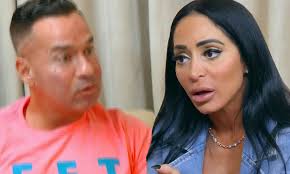 Jersey Shore: Family Vacation: Mike 'The Situation' Sorrentino and Angelina  Pivarnick hash out their issues at the start of their Orlando getaway