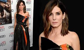 Maybe you would like to learn more about one of these? Sandra Bullock Stuns In Black And Gold At Bird Box Premiere Daily Mail Online