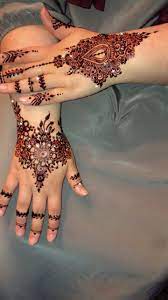 Allergic contact dermatitis, black henna tattoo, contact allergy, hair dye. Henna Sisters Groningen Home Facebook