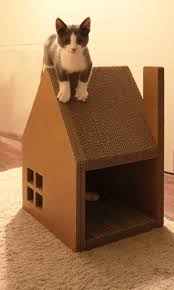 Krabhuis Un Carton Maison Pour Les Chats La Construction De Nouvelles Du Reseau Maison De Chat En Carton Chat Diy Griffoir