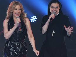 The Voice Italie Kylie Minogue Et Soeur Cristina L Incroyab Tele Star Les plus belles chansons d'amour 2014,musique nouveauté romantique italienne, tube de l'été 2014. the voice italie kylie minogue et