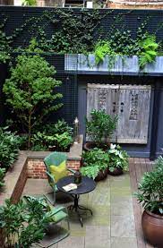 16 Insanely Beautiful Courtyard Garden Ideas With A Wow Factor Townhouse Garden Small Patio Garden Patio