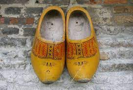 Traditional clogs come in several styles, materials and in many colors clog leather, synthetic, natural grain leather, real cowhides, felt and more the traditional smedtoffeln clog is manufactured on a low (5 cm) base, we now also make a dressier style on a high (7 cm) base the wooden base comes in natural, black, brown or red Wooden Shoes In The Netherlands Heavenly Holland