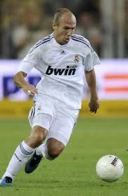 His first season with madrid earned him a la liga trophy. Zwei Jahre Kickte Arjen Robben Bei Der Psv Eindhoven 2002 04 Dann Drei Bei Chelsea London 2004 07 Und Zwei Bei Real Madrid 2007 09 Und Im Stuttgarter Nachrichten