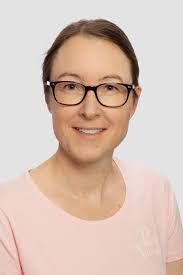 Ursula Wahl's Instagram, Twitter & Facebook