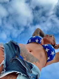 Brittany Tareco on X: t.cow0RGhqouky Are you a sub? 😜  t.cogjLerWWc0t  X