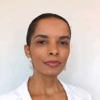 Deborah Simoes's Instagram, Twitter & Facebook