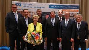 Von altersvorsorge über girokonto bis versicherung: Vertreterversammlung Zufrieden Volksbank Schuttet 6 Prozent Dividende Aus Rhein Lahn Zeitung Rhein Zeitung