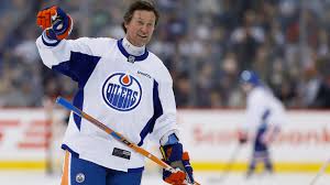 The official twitter account for wayne wayne gretzky ретвитнул(а) soo greyhounds. Wayne Gretzky Picks The Two Current Players He D Want As Linemates Today Sportsnet Ca