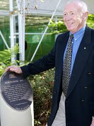 Bob fulton am was a beloved husband, father and grandfather. T5fyp3ju53ujkm