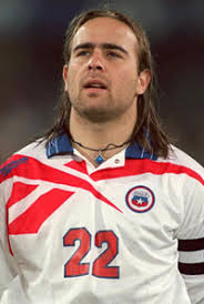 Por primera vez en la historia, un partido de la división de honor masculino tendrá a una jueza chilena dirigiendo en cancha. Placard La Camiseta De Chile Que No Queria La Fifa En Una Baldosa