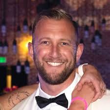 Ryan Ochsner (@Ochkosh)