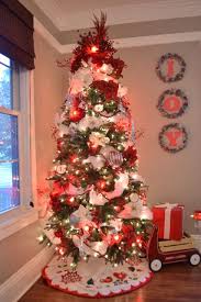 If you want the tree to really sparkle, glitter christmas ornaments provide the additional shimmer. Christmas At The Woodwards All Things Home Newlywoodwards Green Christmas Tree Silver Christmas Tree Green Christmas