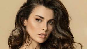 Grande fratello vip 2020 diretta streaming della nuova puntata 21 dicembre, orari, app e social per seguire il gf vip 5 nella casa più spiata d'italia. Chi E Dayane Mello Figlia Flirt E Curiosita Della Concorrente Del Gf Vip