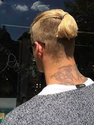 Xxl Century The Future Is Now Actor Alexander Ludwig From History Channel Viking Sporting An Undercut Ponyta Undercut Ponytail Mens Hairstyles Hair Styles