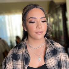 Makeupwithlesly (@makeupwithlesly) • Facebook