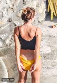 Emma Watson in the hot Positano sunshine on her holidays in the picturesque  village in Italy - AZNude