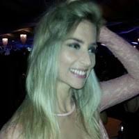 Danielle Martins's Instagram, Twitter & Facebook