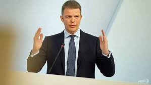 Deutsche bank ag named christian sewing as the chief executive officer of the bank. Crisis Hit Deutsche Bank Replaces British Ceo