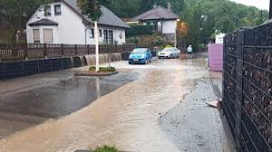 Hier eine kleine übersicht von möglichkeiten der themenvernetzung: Regenfluten Und Sturmschaden Bahnverkehr Eingeschrankt Wetternews Wetteronline