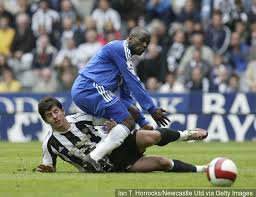 Emre belözoglu türkiye'den eski futbolcu merkez orta saha son kulüp: Former Newcastle United Striker Demba Ba Links Up With Emre Belozoglu At Istanbul Baseksehir
