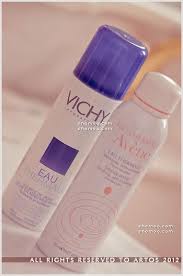 Vichy Thermal Spa Water ـ مياه فيشي الحراريه يعني بختصار هي ماء مهدئ يعزز مقاومة البشرة للعوامل البيئيه أكيد للتخفيف من الحر و نعنشة البشره أوحتى بعد اي مج