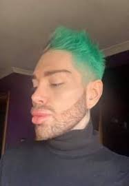 TÉMOIGNAGE. "J'ai dépensé une fortune en chirurgie esthétique pour  ressembler à la poupée Ken"