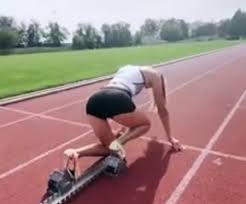 Kunci pertama yang harus dikuasai dalam lari jarak pendek adalah. Macam Macam Start Jongkok Dalam Atletik Apa Saja Okezone Sports