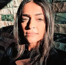 أذكر يا إنسان أن أصلك هو من السماء واليها مدعو بأن تعود. أما التراب فهو ما  يبقى منك ندفنه ليزهر قيامة.