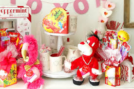 Find thoughtful gifts for teenage boys such as 3doodler 3d pen, cake of the month club, led pocket video projectorlaptops (pp60), diy mochi ice cream kit. Valentine S Day Gift Ideas For Teen Boys