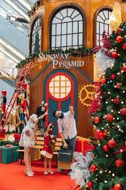 See more ideas about aromatherapy, bath and body works find best value and selection for your rare aromatherapy bath body works balance watermint lemongrass oil beads new search on ebay. A Little Joy A Little Cheer A Blessed Christmas At Sunway Pyramid