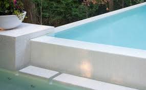 Fliesen pool erfahrung die hochwertigsten fliesen pools unter die lupe genommen. Was Fur Pool Fliesen Soll Man Auswahlen Die Experten Verraten Die Gangigsten Tendenzen