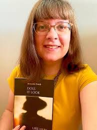 Melanie Dickson's Instagram, Twitter & Facebook