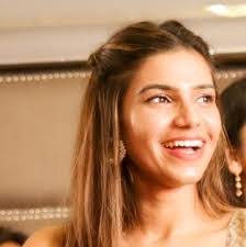 Tara Polizzi's Instagram, Twitter & Facebook