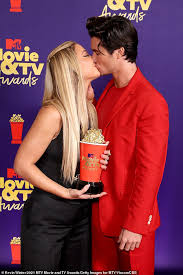 He is an actor, known for outer banks (2020), the politician (2019) and muse: Outer Banks Real Couple Chase Stokes And Madelyn Cline Kiss After Winning Best Kiss At Mtv Awards Geeky Craze
