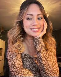 Laura Cleven's Instagram, Twitter & Facebook