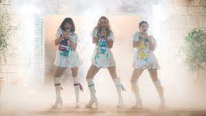 Here we go again costumes (and we want them all). Mamma Mia 2 Meryl Streep Passes The Abba Spotlight To Lily James