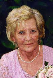 Clarissa Hinkle's Instagram, Twitter & Facebook