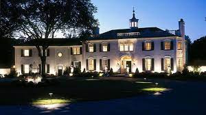 Looking For The Right Landscape Lighting Designer In Miami Is No Easy Task Check Out Outdoor Lighting Landscape Landscape Lighting Outdoor Landscape Lighting