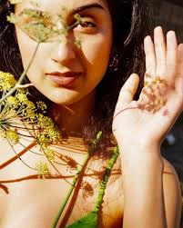 The one where @simrahfarrukh lived with me for a few months and garden  harvests became art in motion 🌀 (PS— wait until you see the full archive  of images we've created over