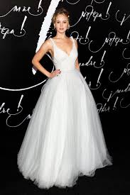 Jennifer lawrence may be getting married to cooke maroney, but she actually wore a wedding dress years ago while on the red carpet. Jennifer Lawrence Actually Wore Her First Wedding Gown Years Ago Instyle