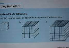 Sedangkan besar volume balok dapat dicari dengan mengalikan panjang, lebar dan tinggi bangun tersebut (p x l x t). Hitung Lah Volume Kubus Di Bawah Ini Menggunakan Kubus Satuan Brainly Co Id