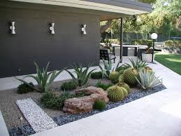 Simple Low Maintenance Landscaping Ideas Dvm Home Decor Ideas From Le Hemerocallis For Low Maintenance Landscaping Ideas Plants Pictures A backyard is an extension of what's going on inside your home. low maintenance landscaping ideas