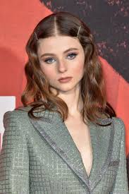 🚨¡PRIMER VISTAZO! Tenemos primer vistazo a Aubrey Plaza como una policía  en 'HONEY DON'T' de Ethan Coen. Sigue a una detective lesbiana (Margaret  Qualley) que investiga a una sospechosa iglesia y su