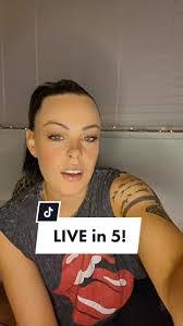 Courtney Hunsicker's Instagram, Twitter & Facebook