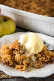 How To Make An Old Fashioned Apple Crumble Without Oats From Grandma S Recipe Box Sliced Apples With A In 2020 Apple Crumble Recipe Apple Crumble Easy Apple Crumble